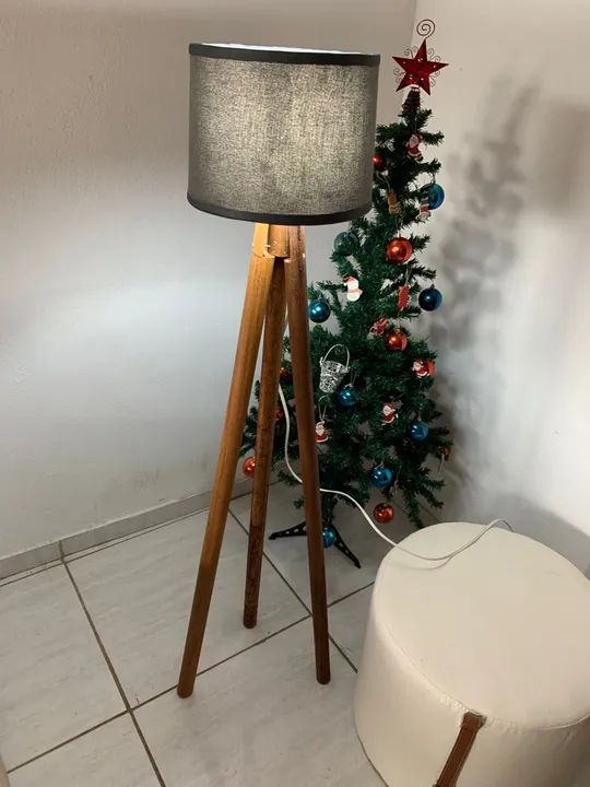 Luminária de chão estilo boho com base em madeira - Decorações Para ...