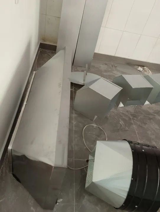 Carrinho de pão inox,pia,coifa,mesas inox,inox  - Foto 4