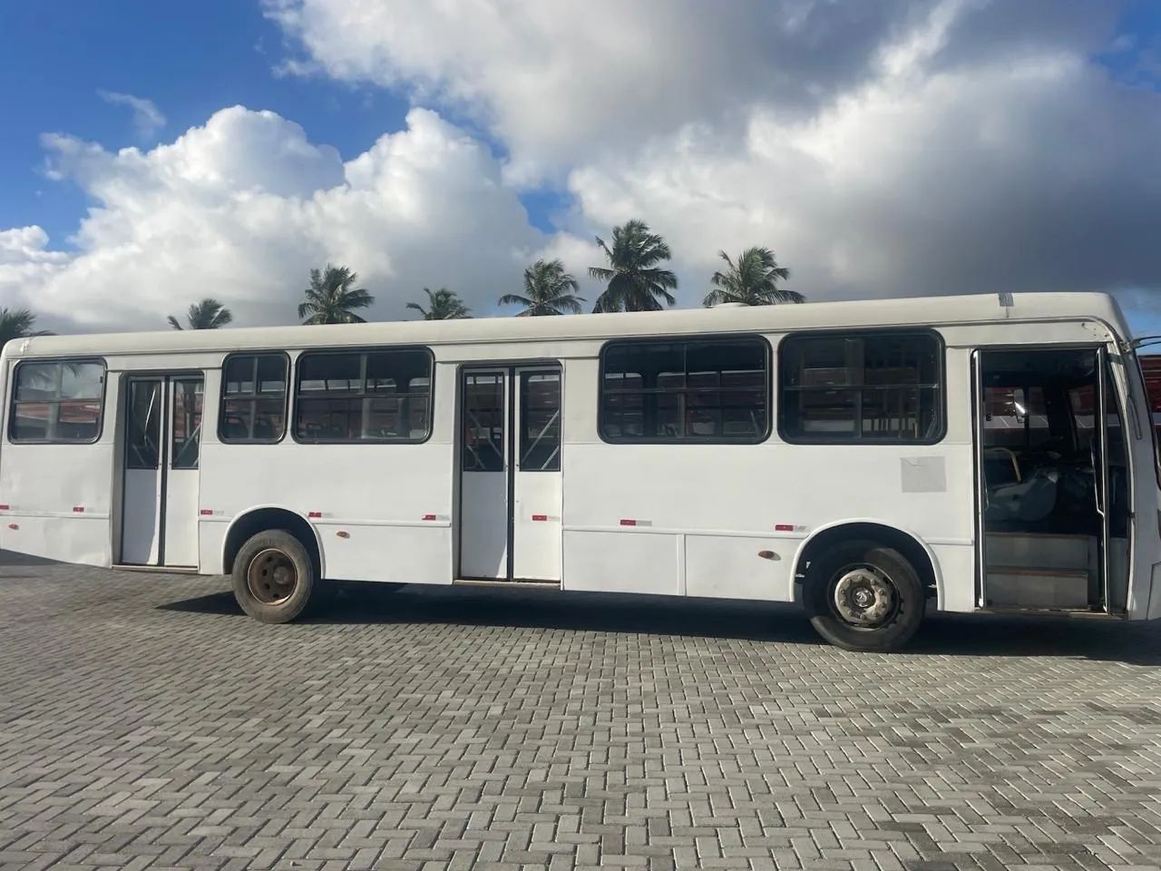 Ônibus em ótimo estado - Foto 13