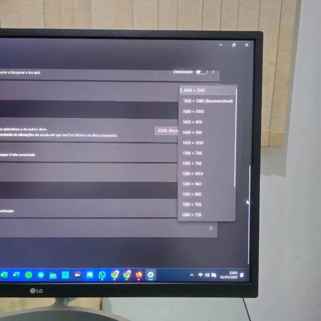 Monitor LG LCD 27 UHD 4K IPS 60Hz 5MS HDMI Displayport Radeon Freesync? - 27UL500-W  - Foto 3