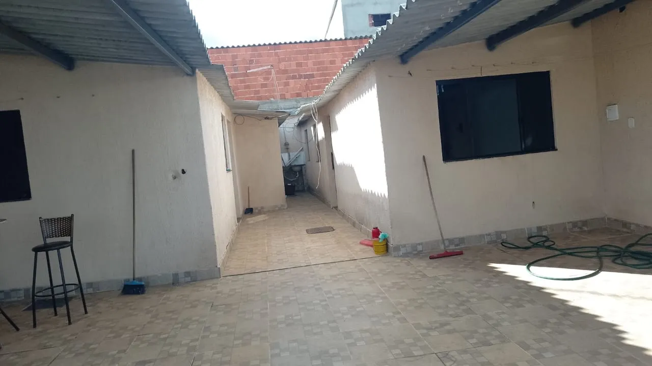 Vendo lote de 128m² com duas kitnets independentes na Qd 24 Conjunto J