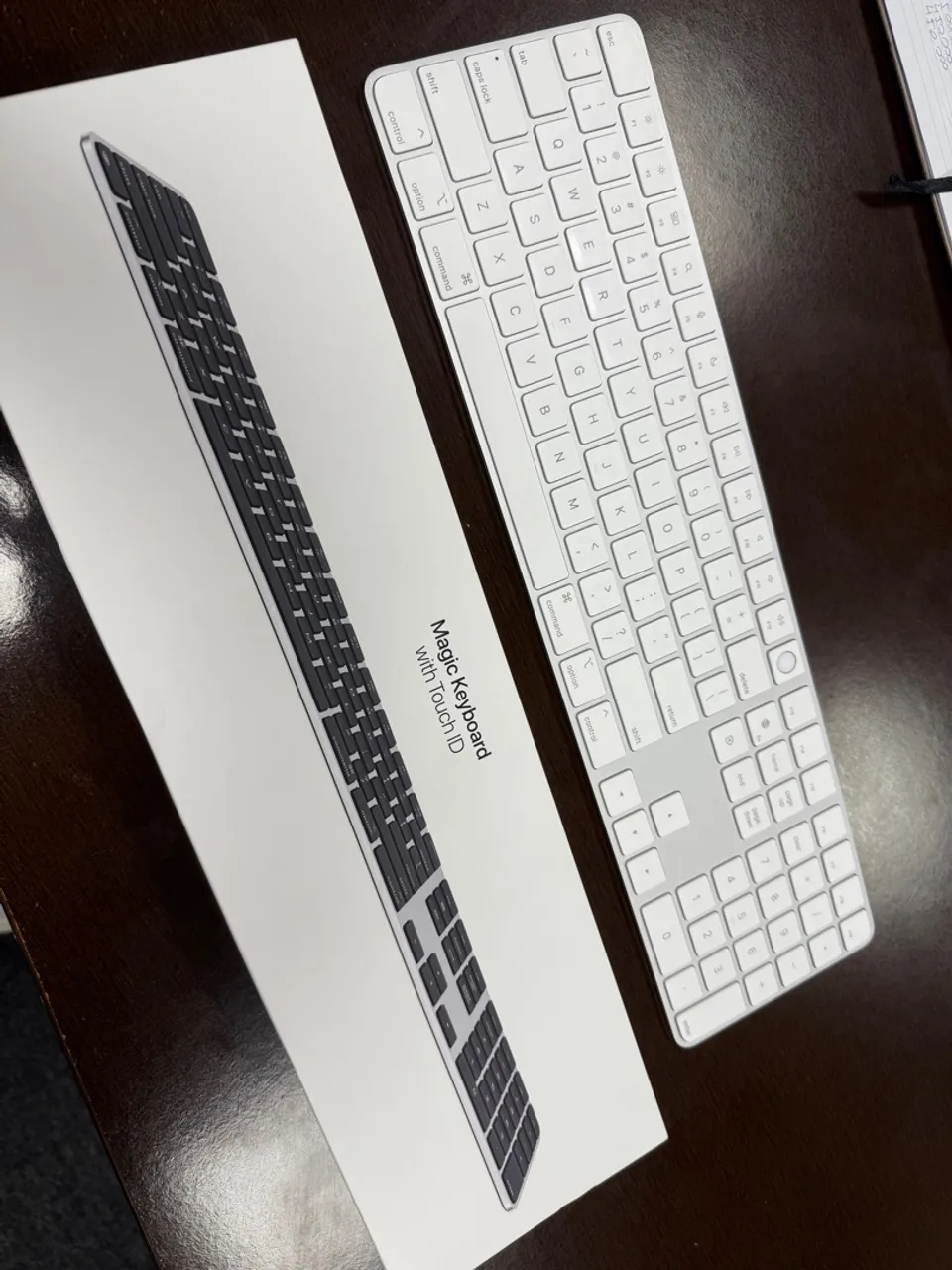 Teclado Apple Magic Keyboard 2 com Touch ID