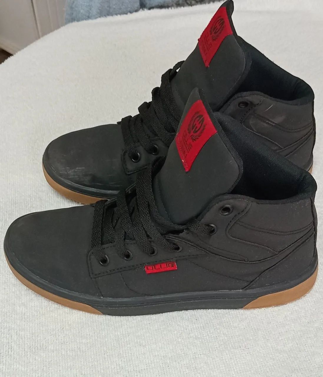 TÊNIS PRETO TAMANHO 35 - Foto 2