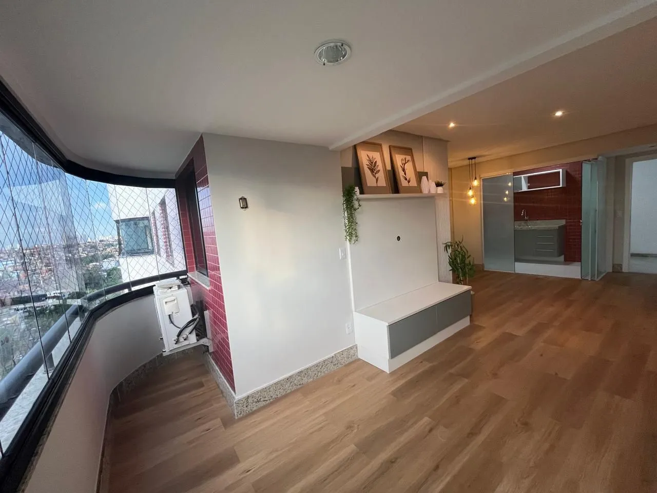 Apartamento à Venda na Federação - 2/4 - 1 suíte - 63 m² - Super ventilado - Varanda - 1 v