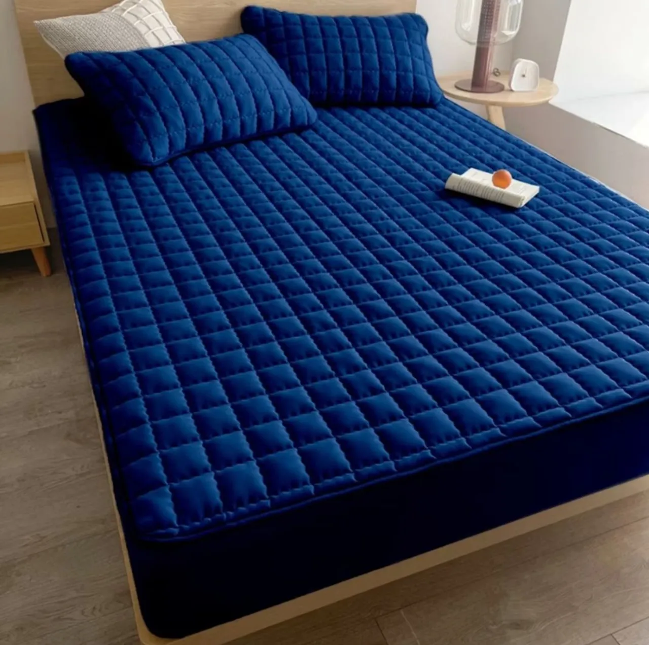 Capa em tecido matelasse impermeável para colchões com elástico