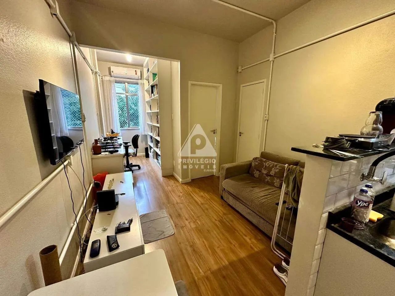 Excelente Quarto e Sala em Rua Tranquila de Botafogo  Vista para o Verde! - Foto 4