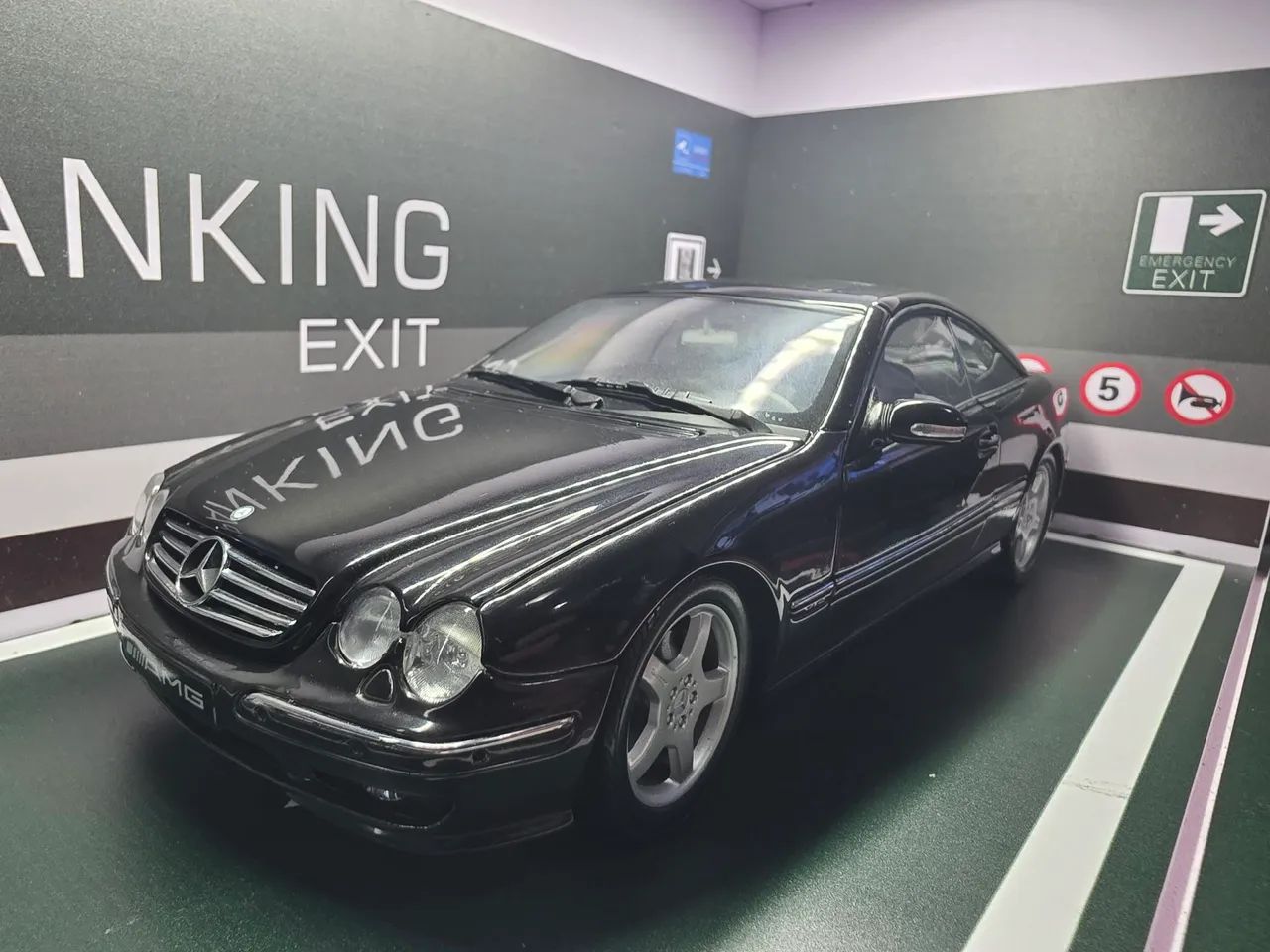 Miniatura 1:18 autoart mercedes cl coupe amg v12 rara - Hobbies e