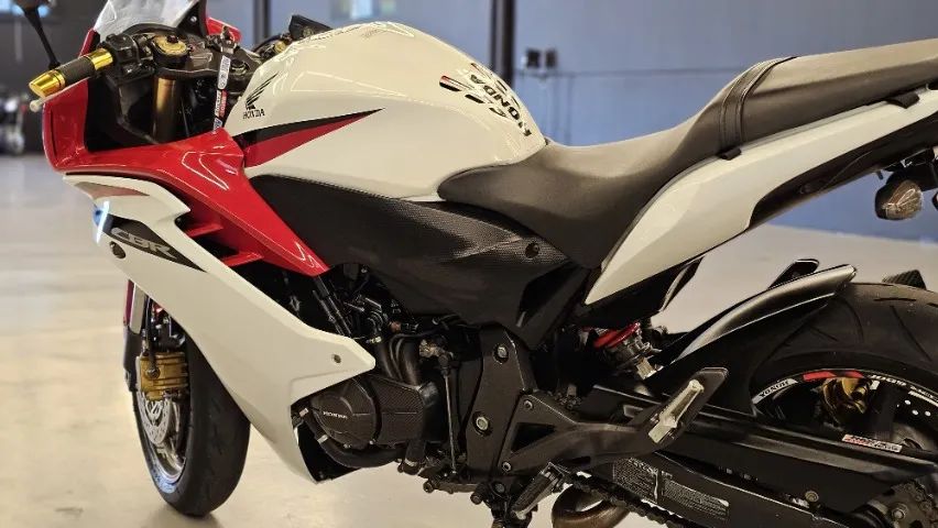 Honda - CBR 600 - 2012 - Branca - Foto 4
