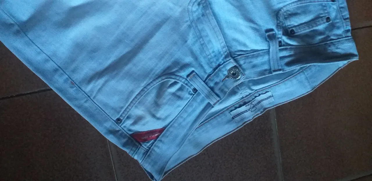 Calça Jeans Azul Clara - Estilo e Conforto!