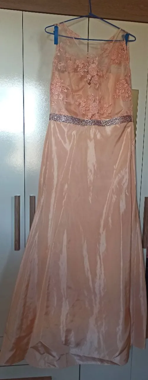 VESTIDO DE FESTA SALMÃO TULE E RENDA