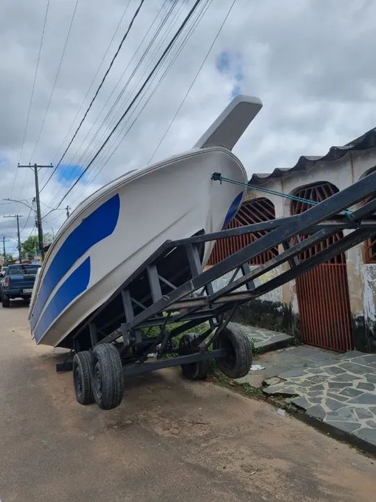 Lancha em ótimo estado