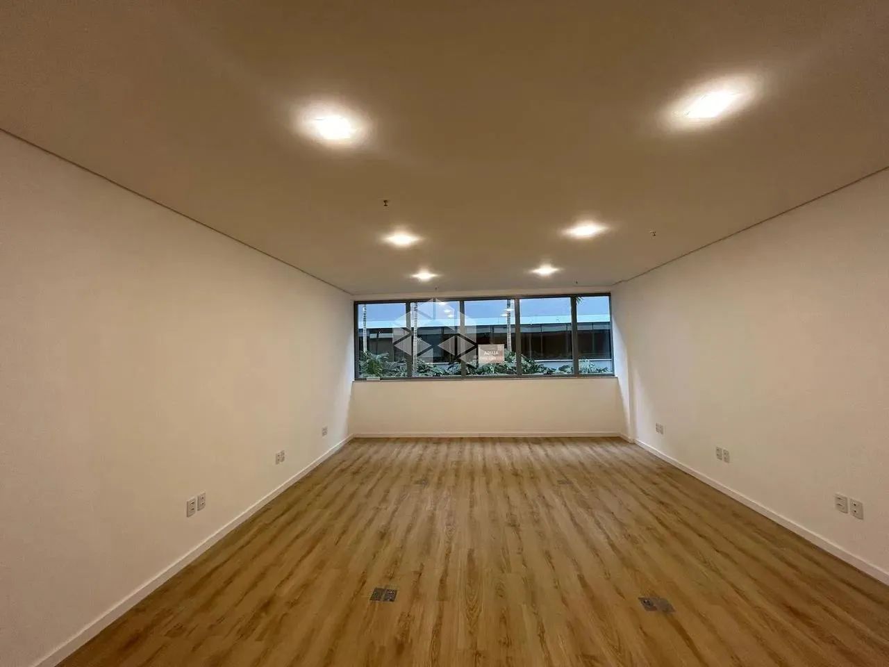 SALA COMERCIAL 40M² COM ESTACIONAMENTO E SEGURANÇA NO SACO GRANDE FLORIANÓPOLIS - Foto 5