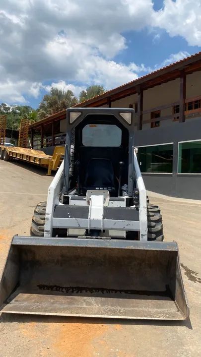 mini carregadeira bobcat s130  - Foto 2