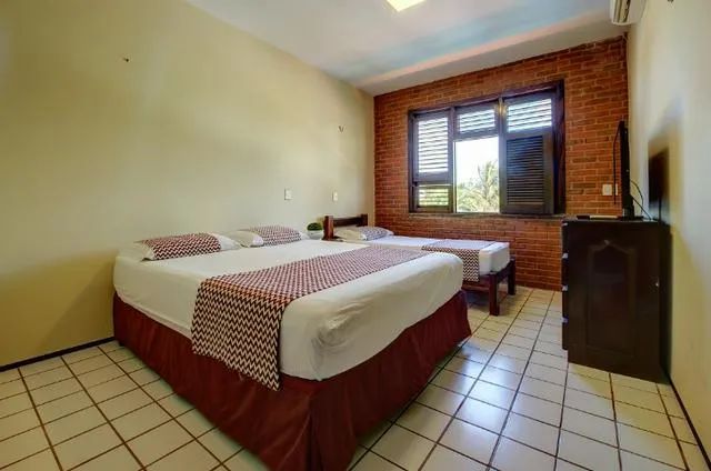 ALUGO POR TEMPORADA - Casa Super Luxo - 5 Suítes AR/TV - 20 Pessoas - Apenas 100m do Beach - Foto 7