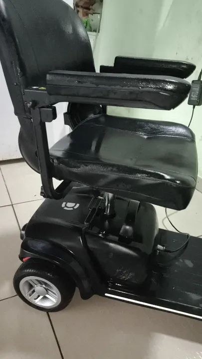 QUADRICICLO ELÉTRICO/ Scooter Elétrica para Idosos e Pessoas com Mobilidade Reduzida