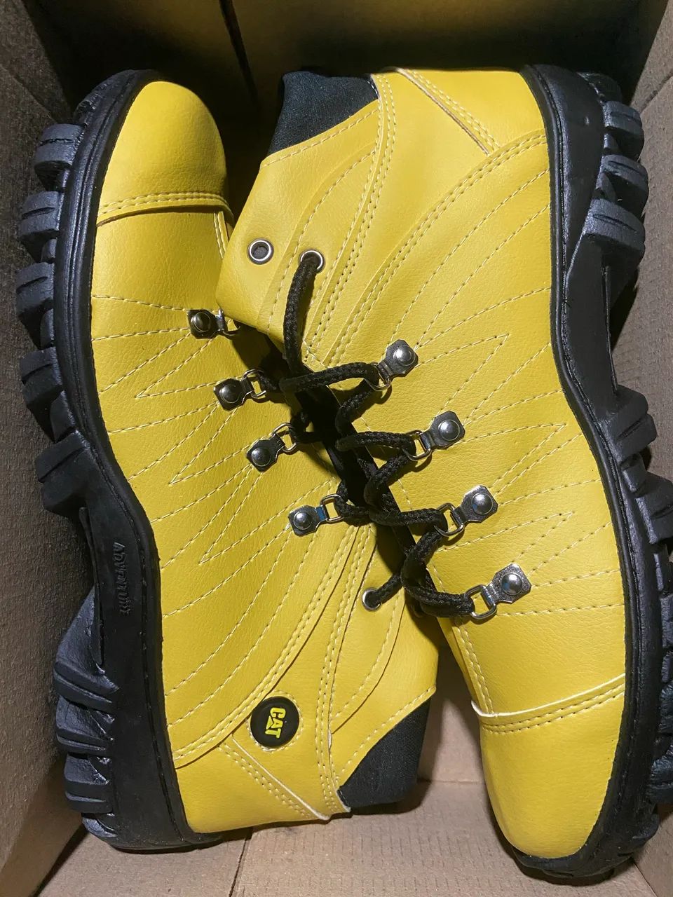 Bota cat - promoção especial 