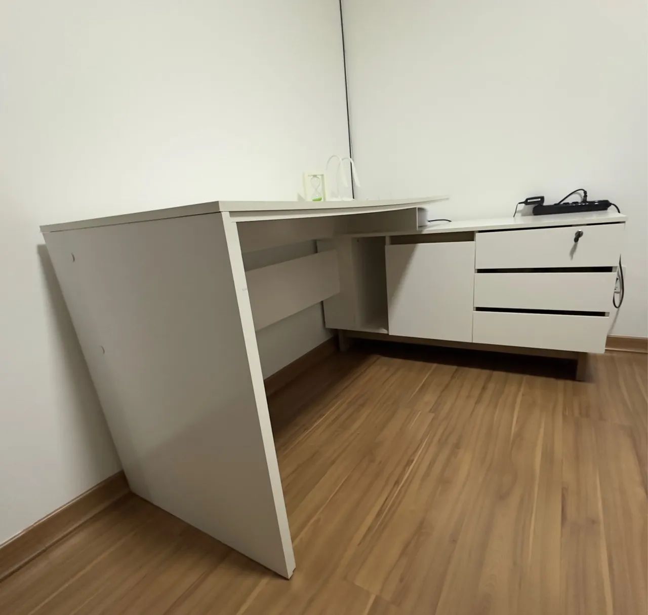 Conjunto Escritório/Home Office Politorno Móveis - Los Angeles Mesa e Estante - 2 Peças - Foto 2