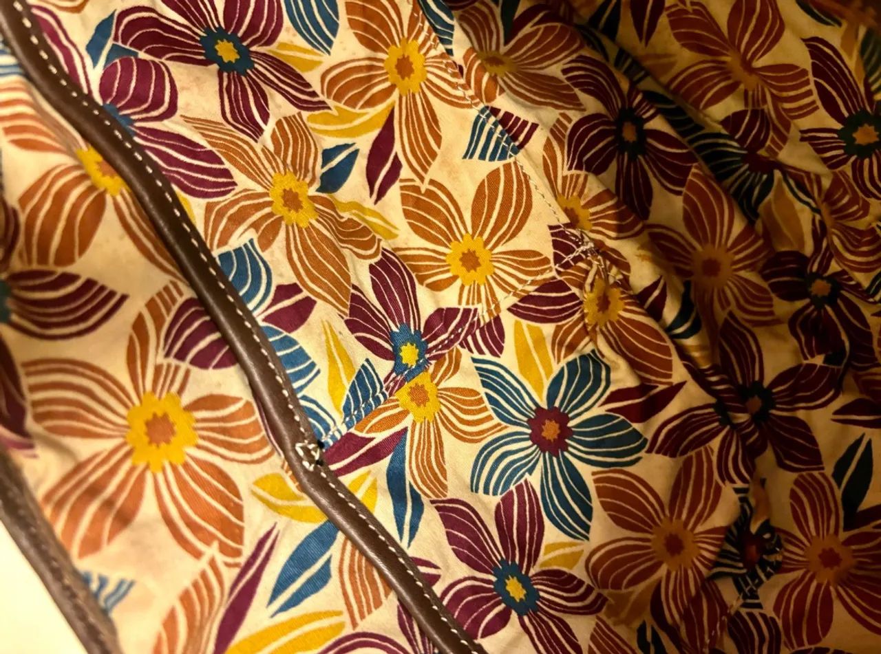 Bolsa Clássica em Couro e Tecido - Marca Fóssil  - Foto 3