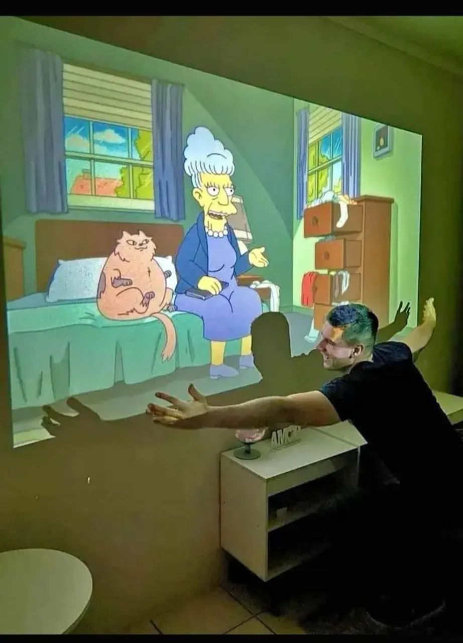 Projector64573481284481121