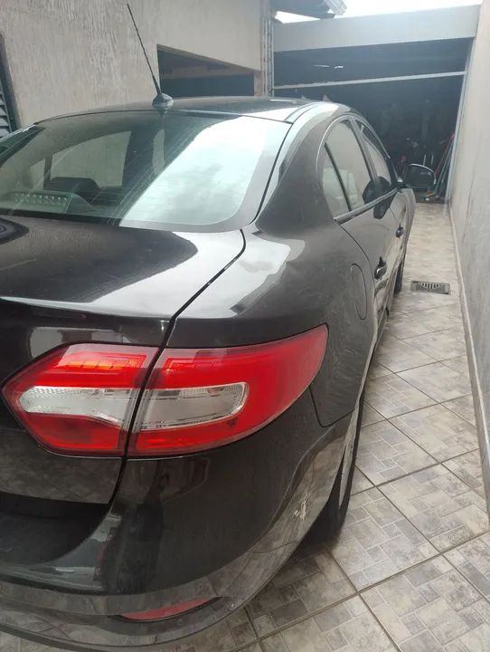 Carro Sedan - Excelente estado