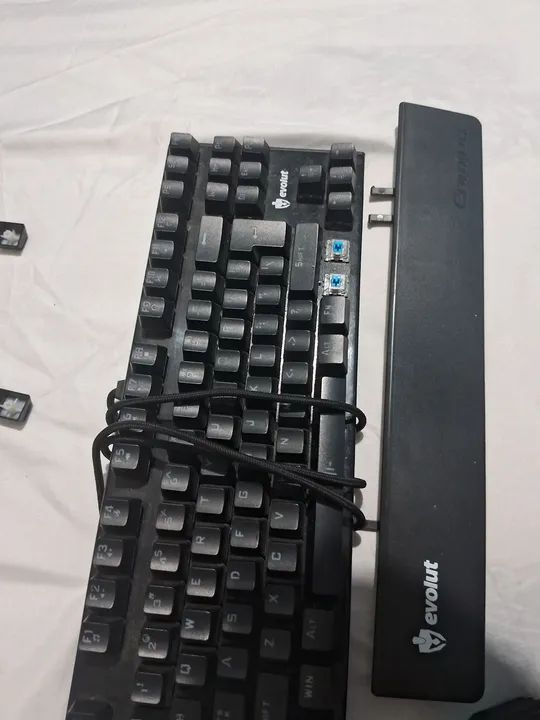 Teclado Gamer Evolut - Mecânico - RGB - Novo
