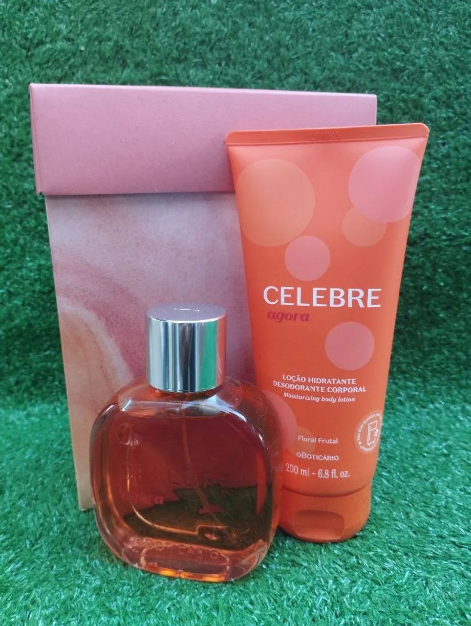 Kit Celebre agora - Loção hidratante + Perfume