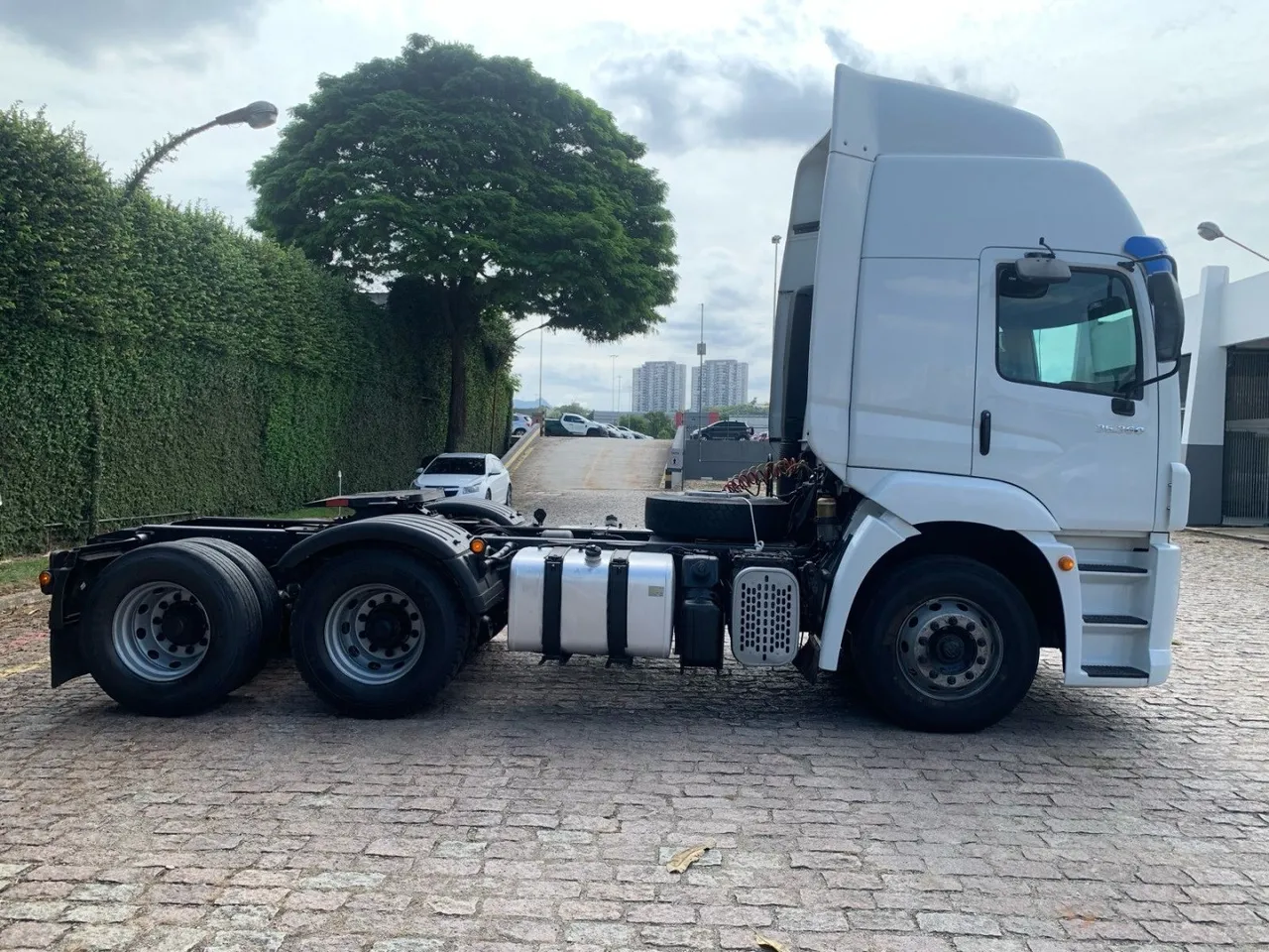 Volkswagen 25.360 2021- Perfeito para puxar container