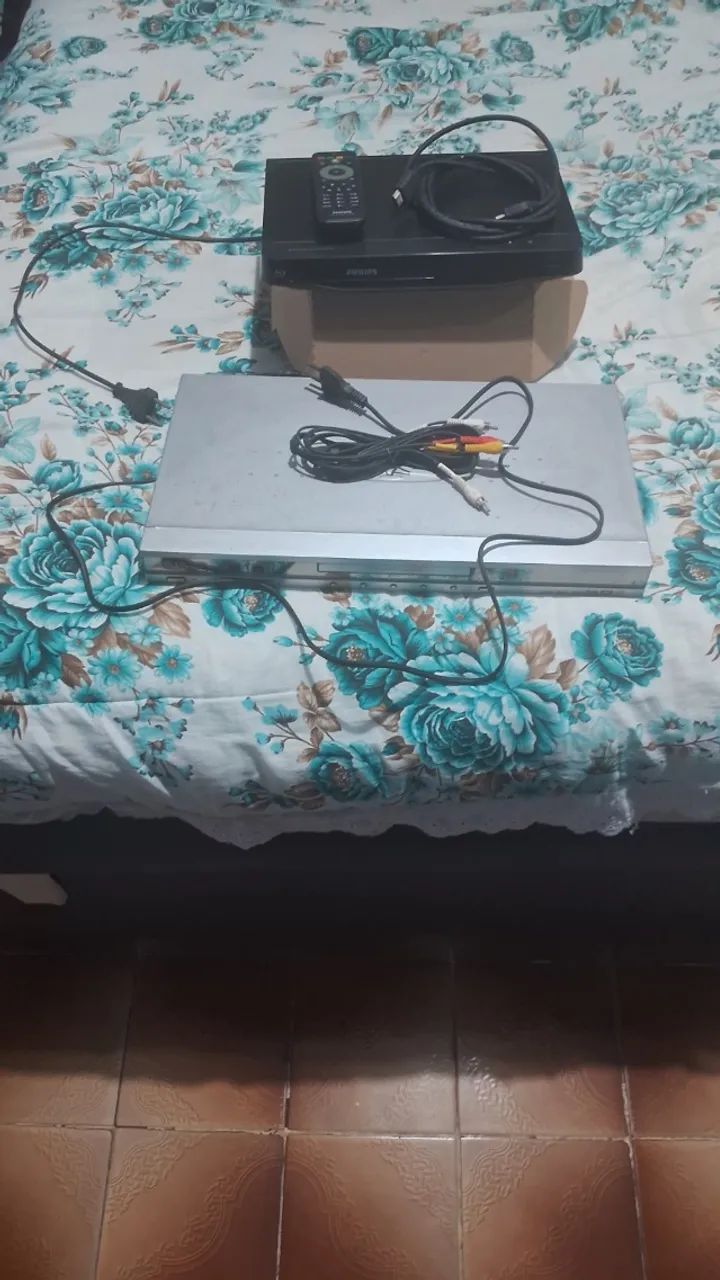 BLU-RAY BDP2900 PHILIPS + DVD PLAYER LG