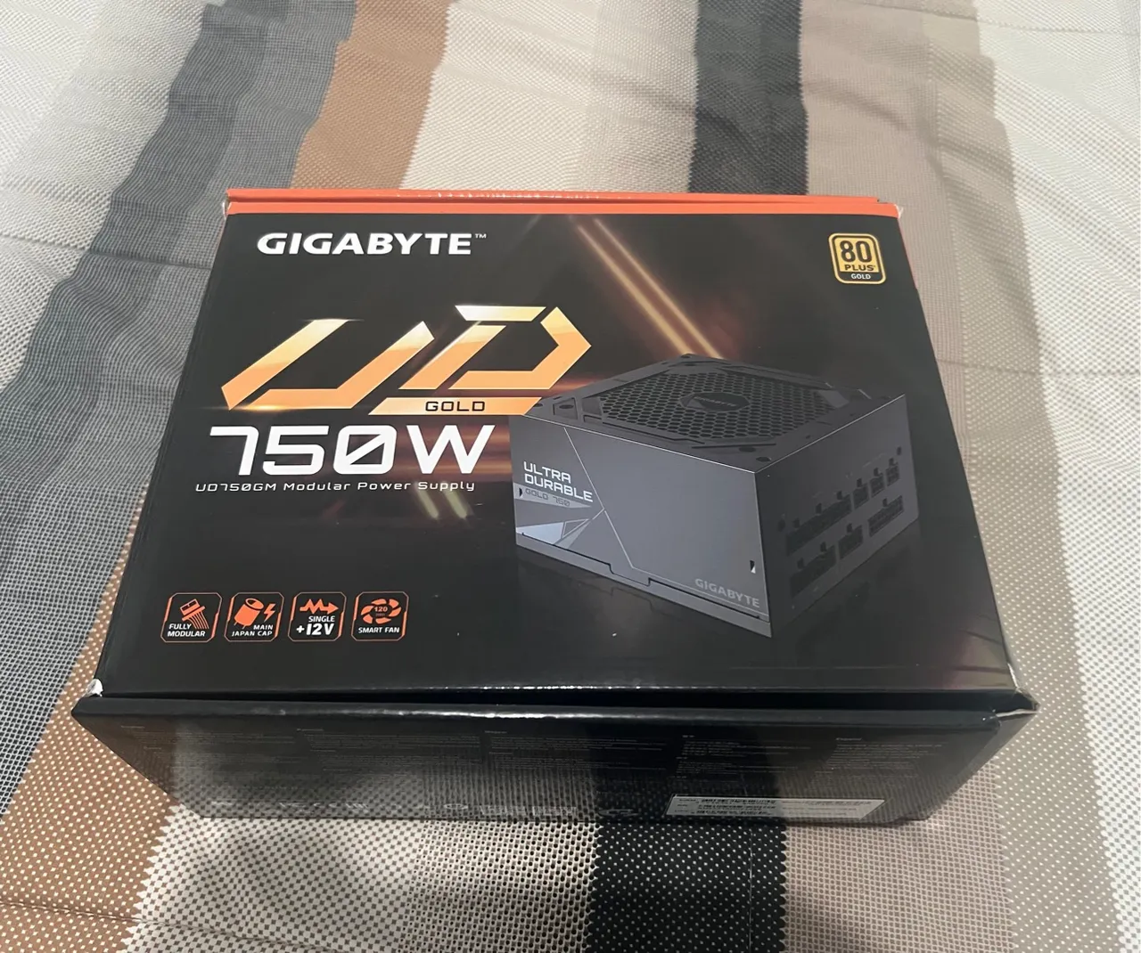 Fonte Gigabyte UD750GM 750W 80 Plus Gold - Nova