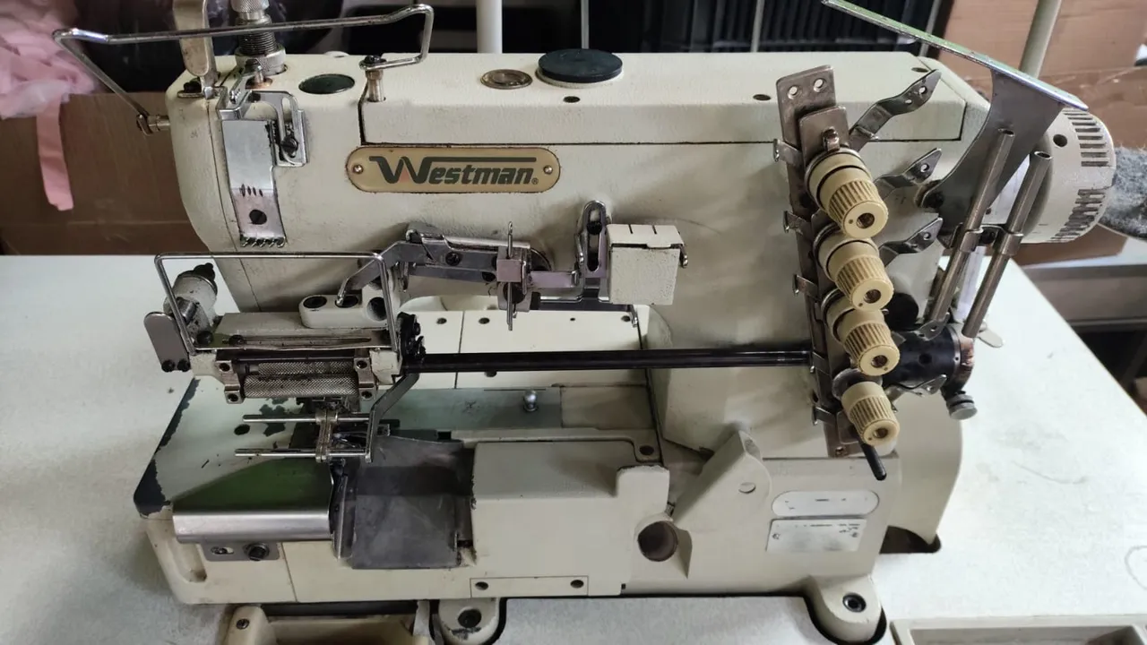 Máquina interloque Westman - Costura Profissional
