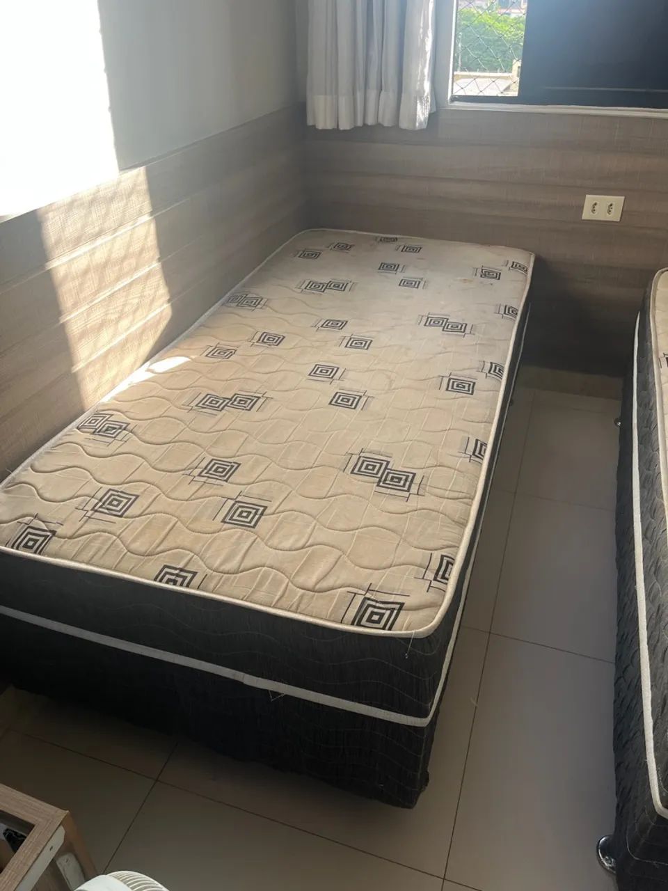 Cama Box64374973303042122