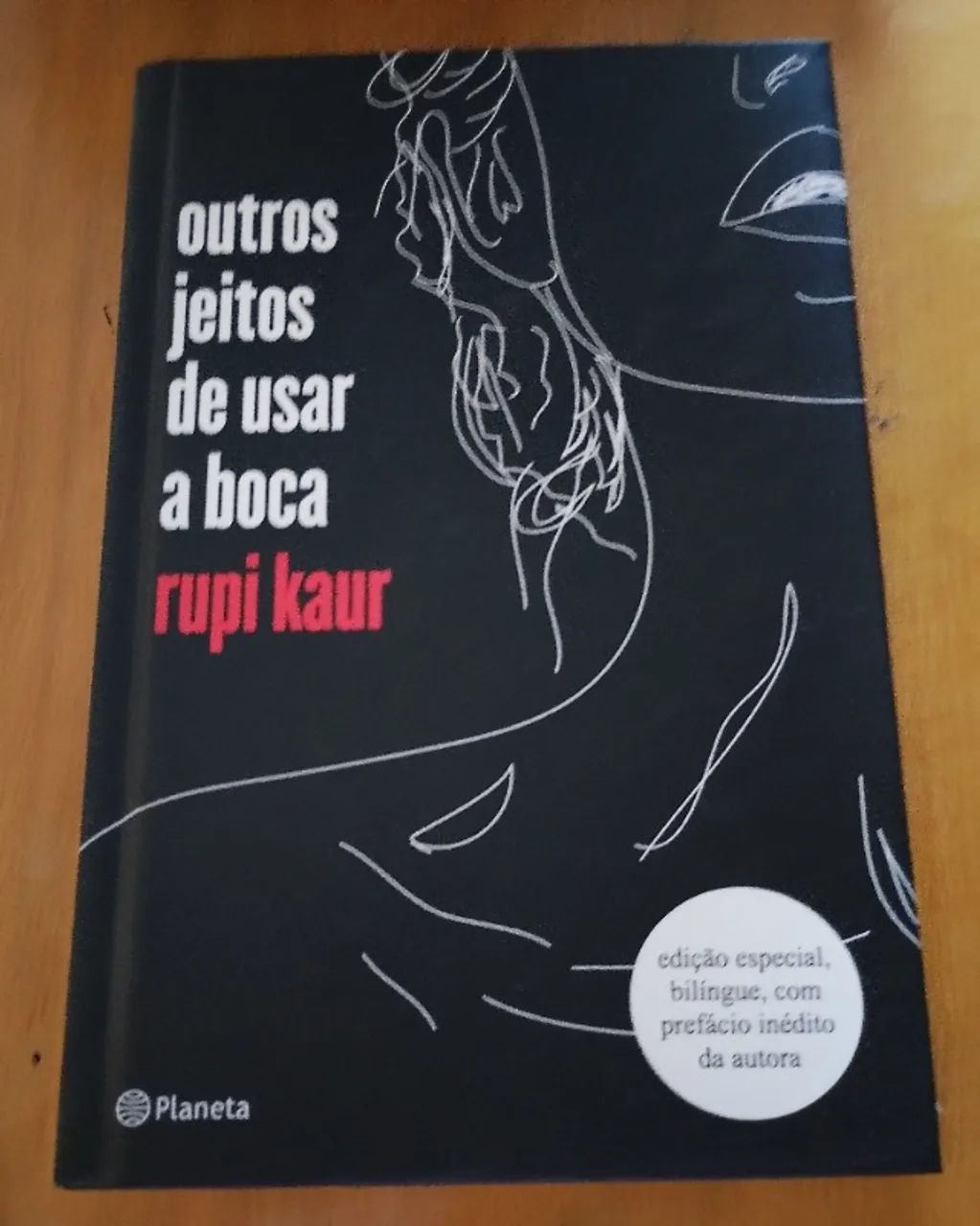 "Outros jeitos de usar a boca", Rupi Kaur.