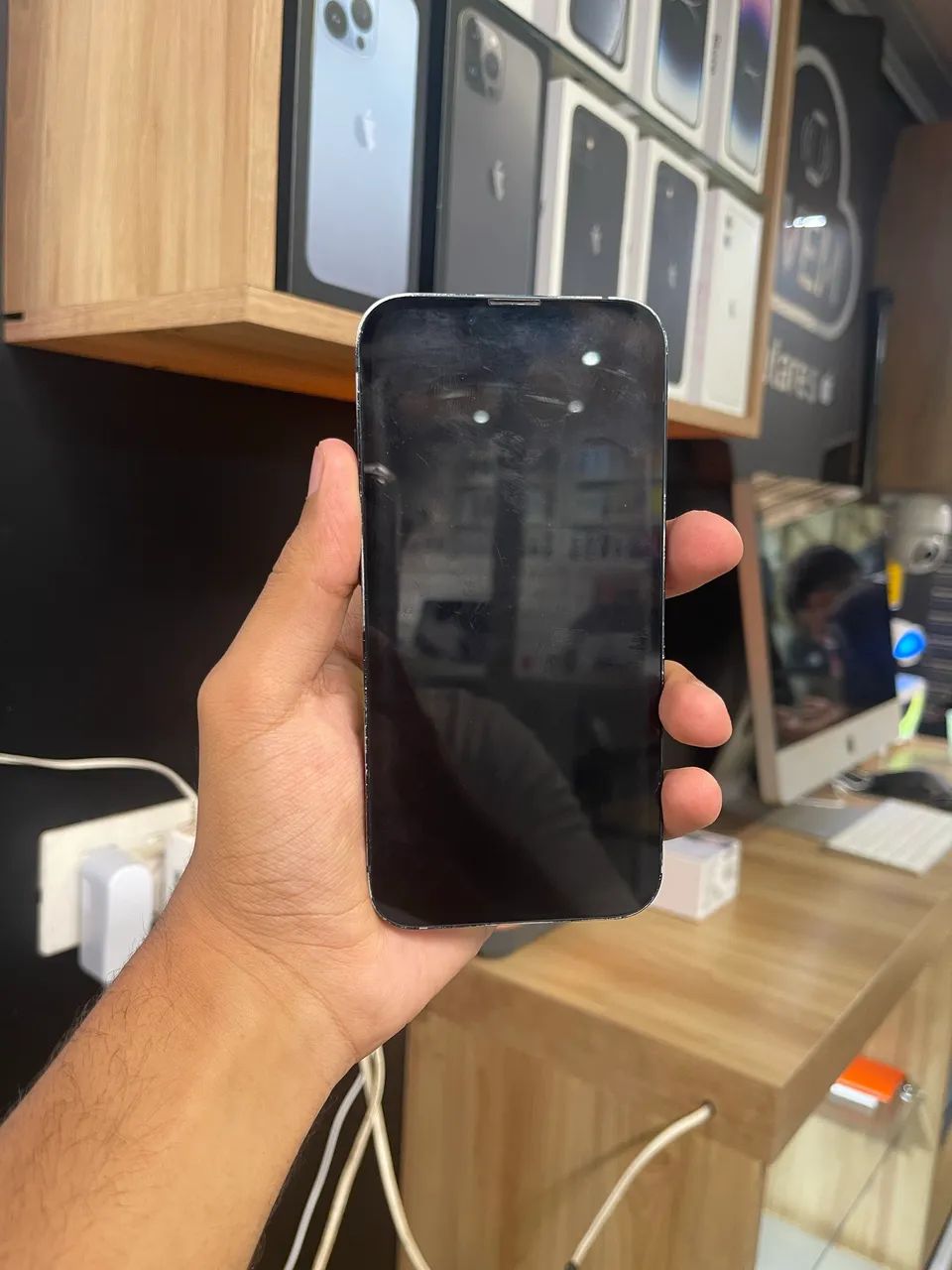 IPHONE 13 128 GB - MARCAS DE USO  - Foto 2