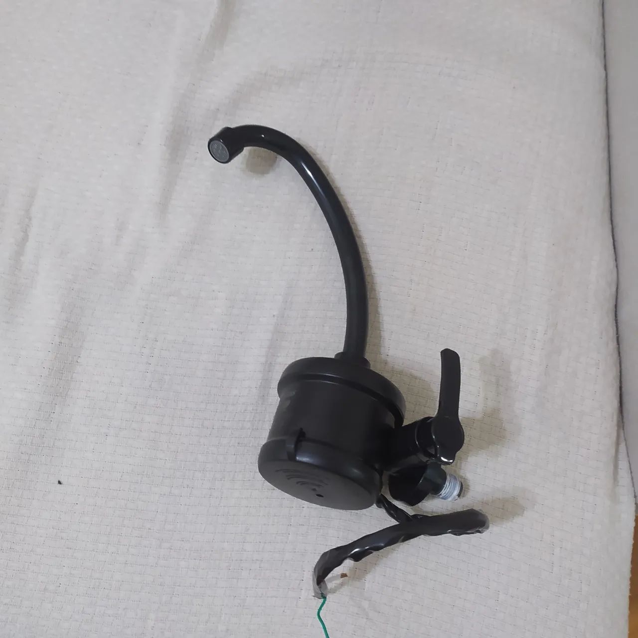 Torneira  Elétrica com design moderno e elegante - Foto 4