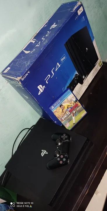 Playstation 4 Pro + Jogo PES 2018
