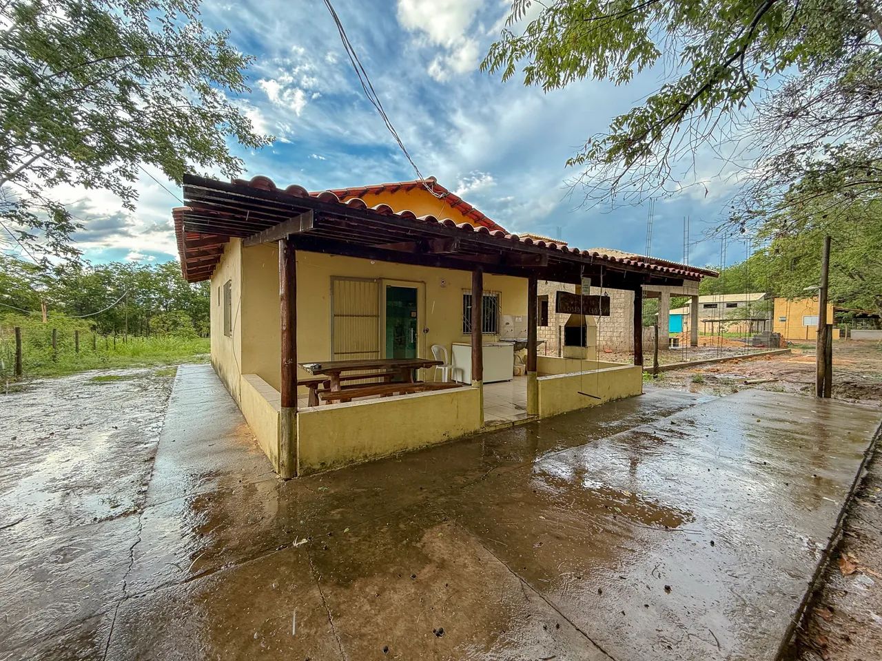 Rancho às Margens do Rio São Francisco - Três Marias/MG