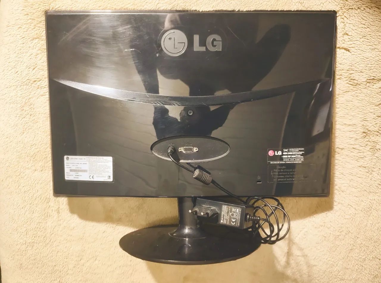 2 monitores 19":  LG E1940S + Samsung 933NWPLUS - Foto 2