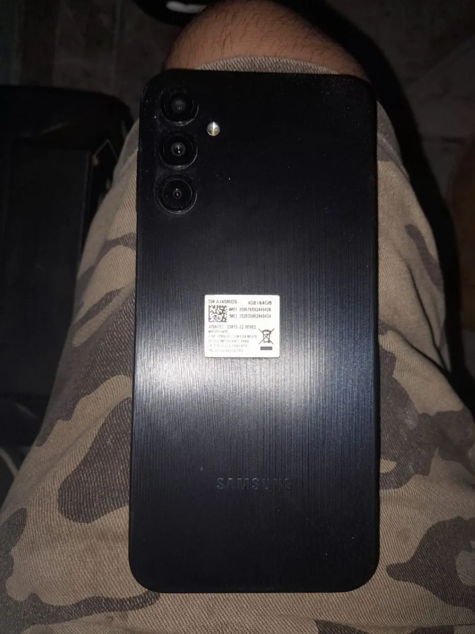 Vendo lindo celular a14 4G semi novo