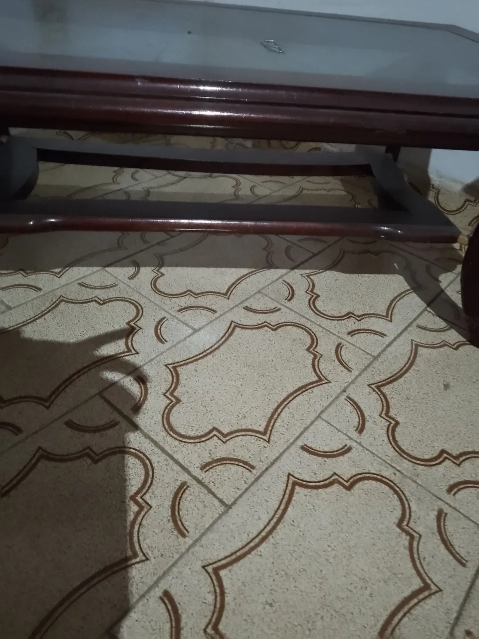 Mesa de centro clássica em madeira