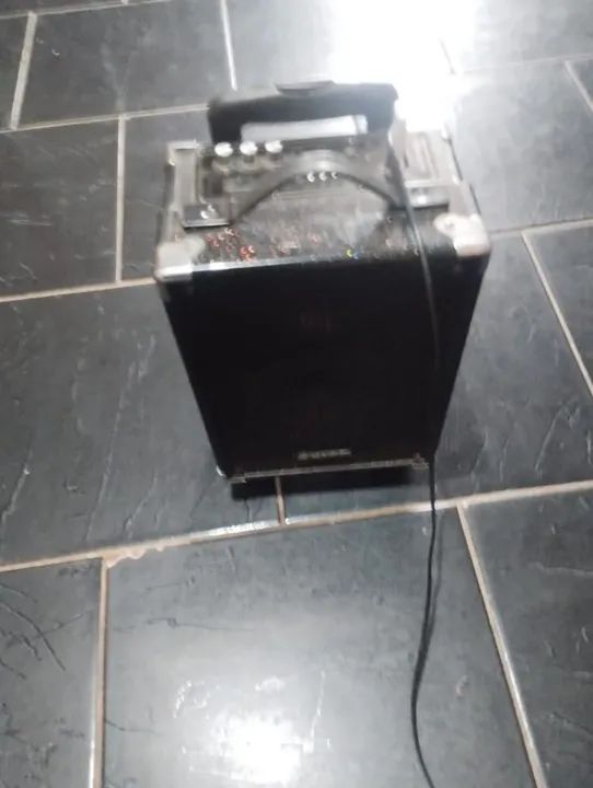 Caixa de Som Amplificada