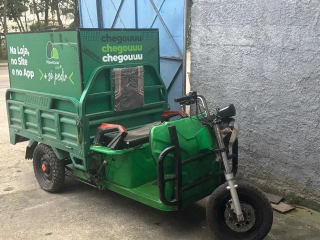 Triciclo Elétrico com Caçamba e Baú - Foto 3