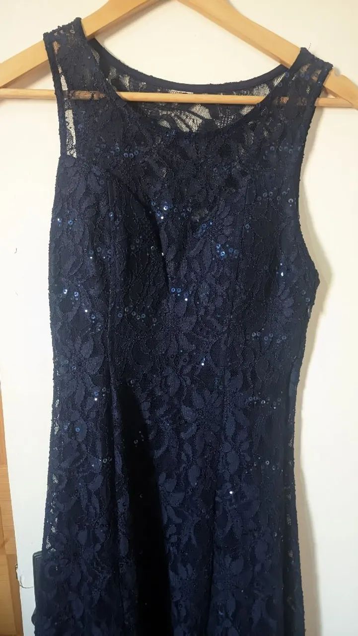 Vestido de renda azul marinho tamanho P