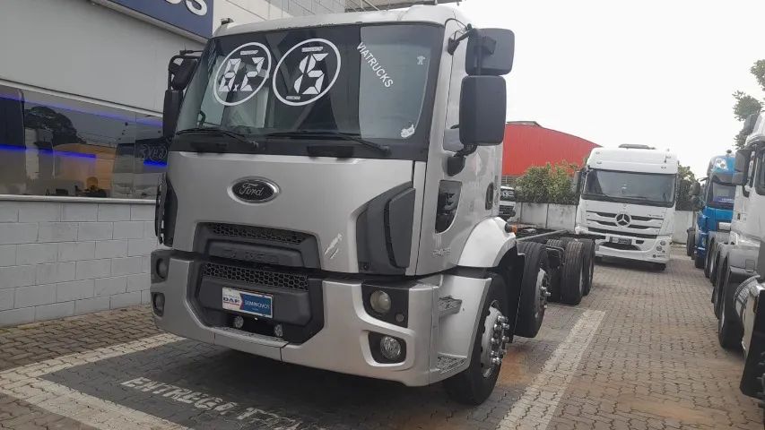 Ford Cargo 2429 8x2 2014/2015 Chassi - Foto 3