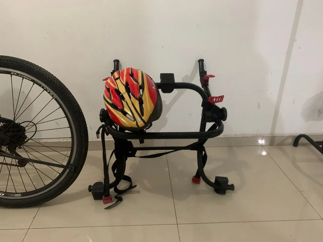 BICICLETA ARO 26 COM SUSPENSÃO - Foto 4