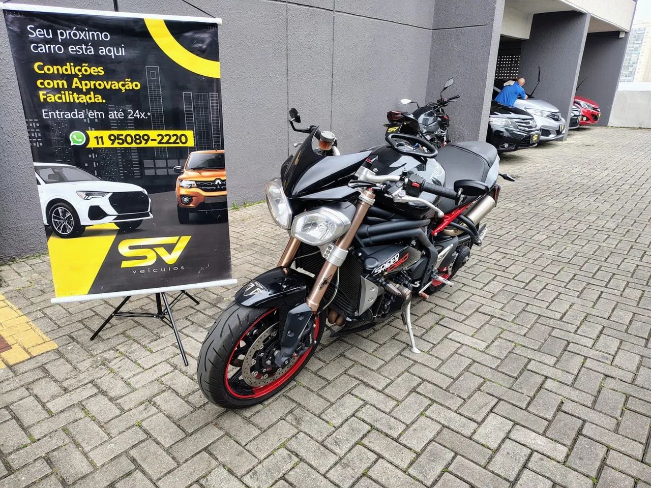 Triumph Triple 1050i 2015 - 1434584056 | OLX