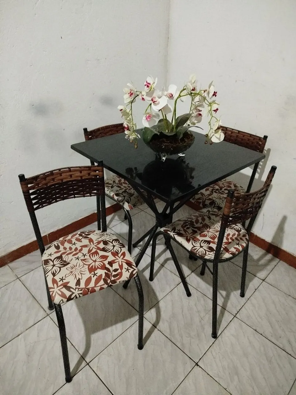 Mesa nova (faço entrega)
