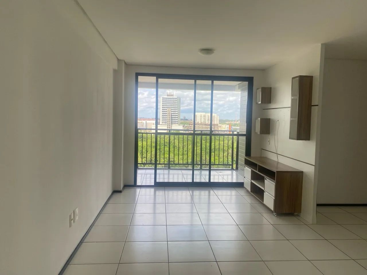 Alugo Apartamento no Residence Dubai - Renascença 