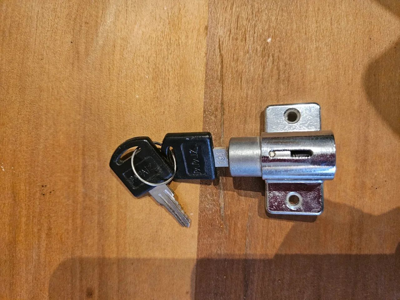 Fechadura  segurança  janela de correr Papaiz - NOVA - Foto 6