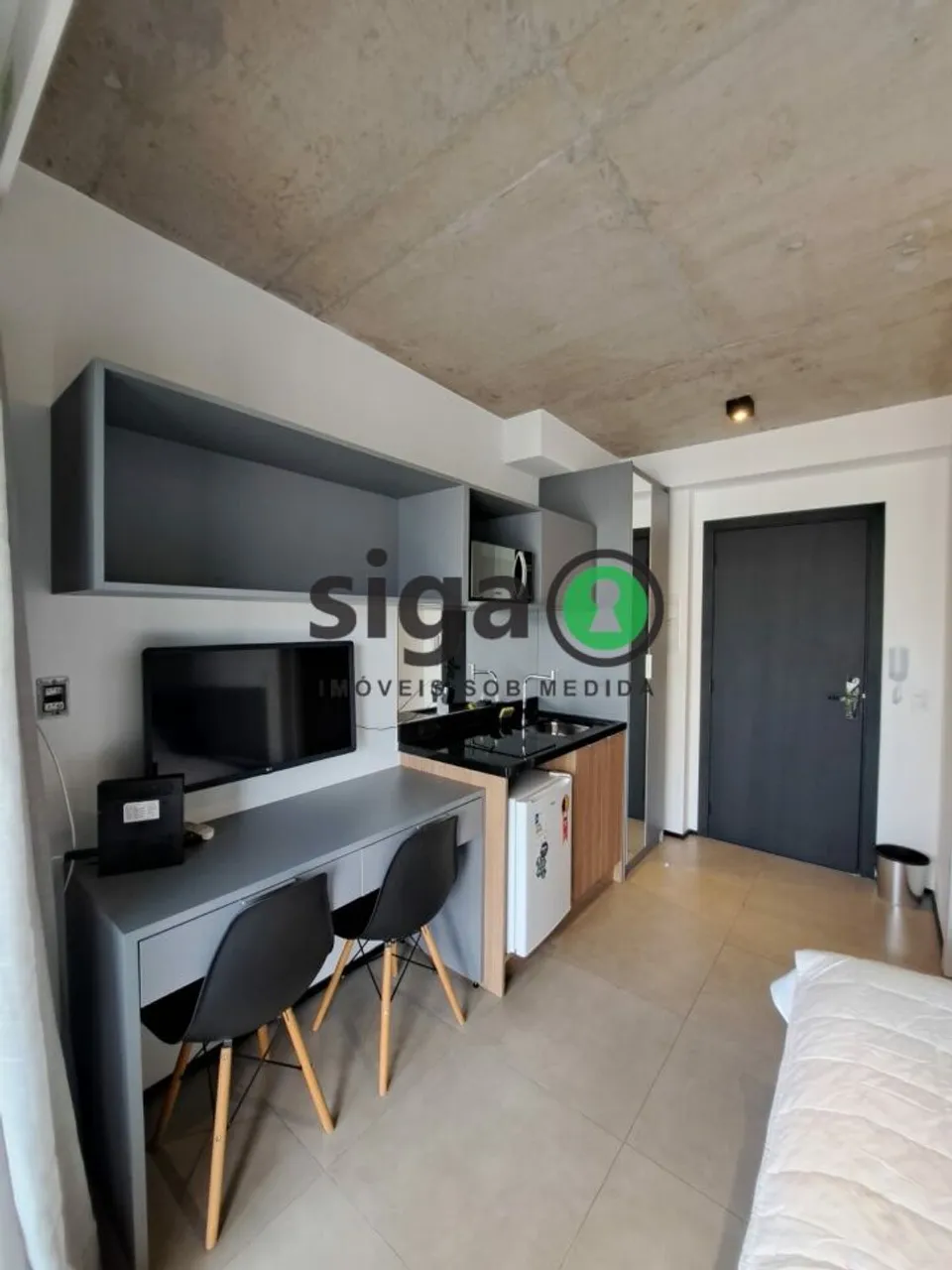 STUDIO MOBILIADO E DECORADO NA BELA VISTA