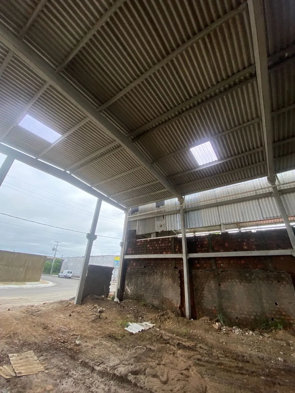 Imóvel para aluguel possui 1000 metros quadrados em Cidade Universitária - Maceió - AL